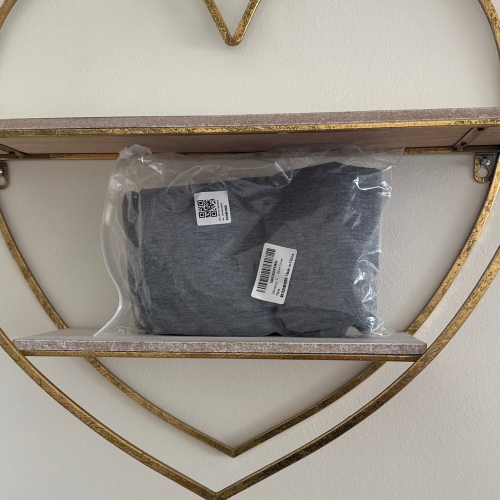 NWT MOMCOZY U Pillow Cover